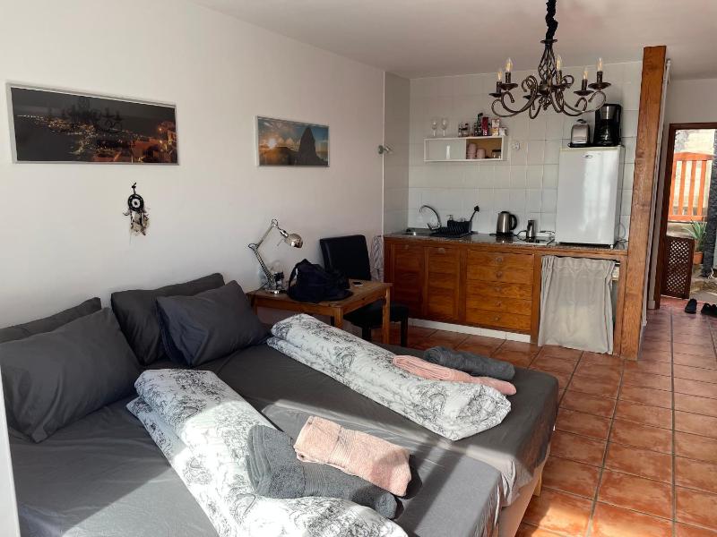 Studio (2 Adults) image 3