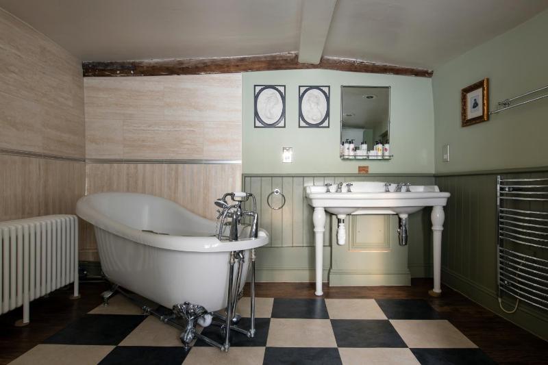 Luxury Double Room image 4