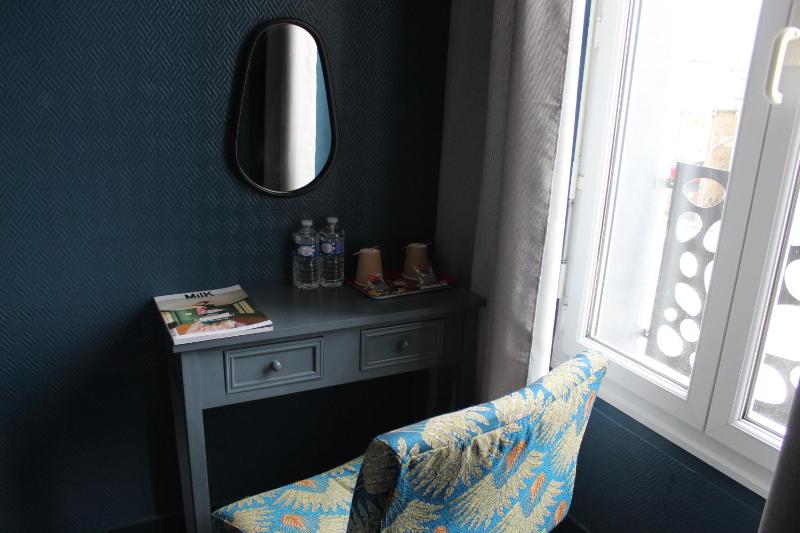 Budget Double Room image 3