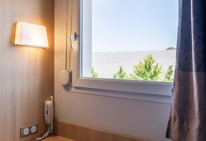 Double Room - Disability Access image 3