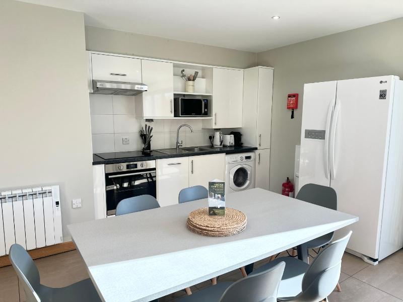 Standard Three-Bedroom Apartment image 3