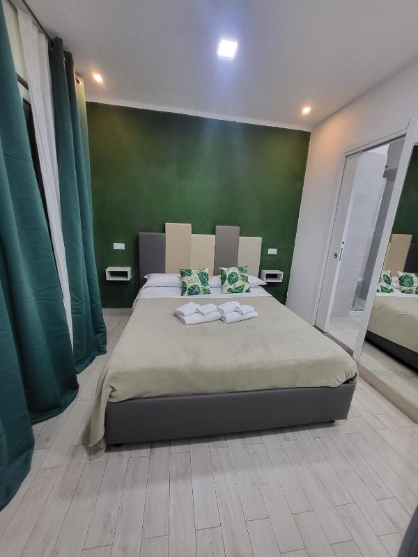Standard Queen Room image 1