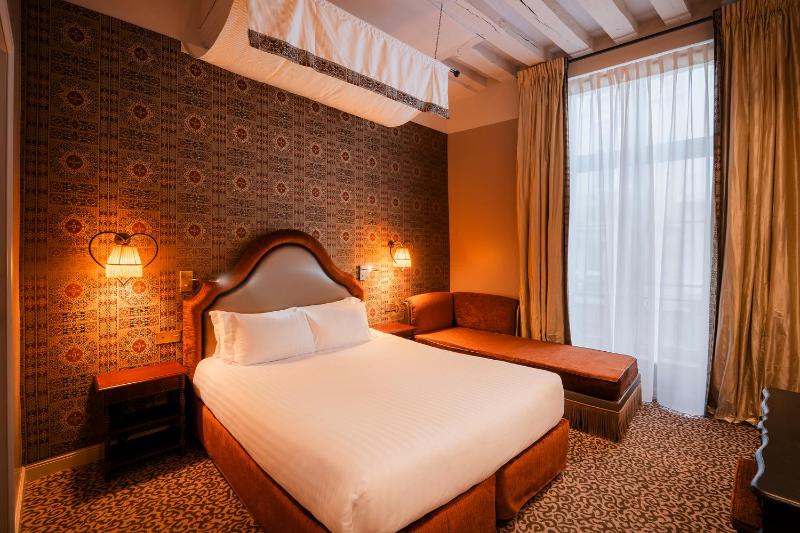 Deluxe Triple Room image 1