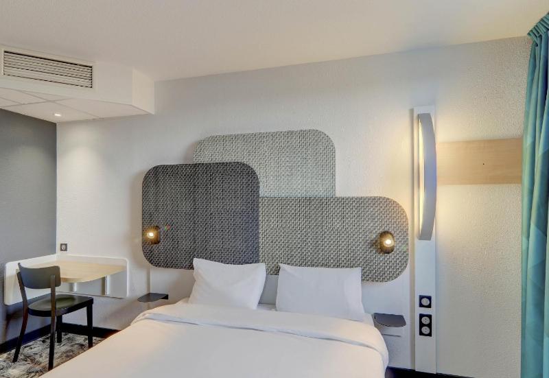 Double Room image 4