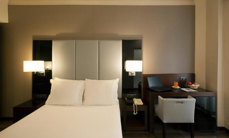 Superior Double Room image 3