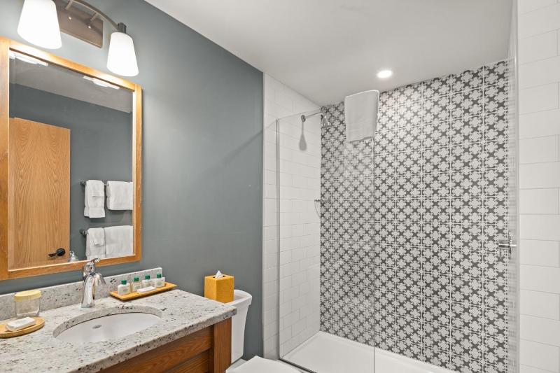 Deluxe Room image 4