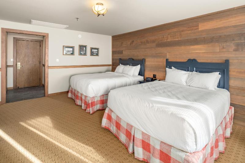 Superior Queen Room image 3