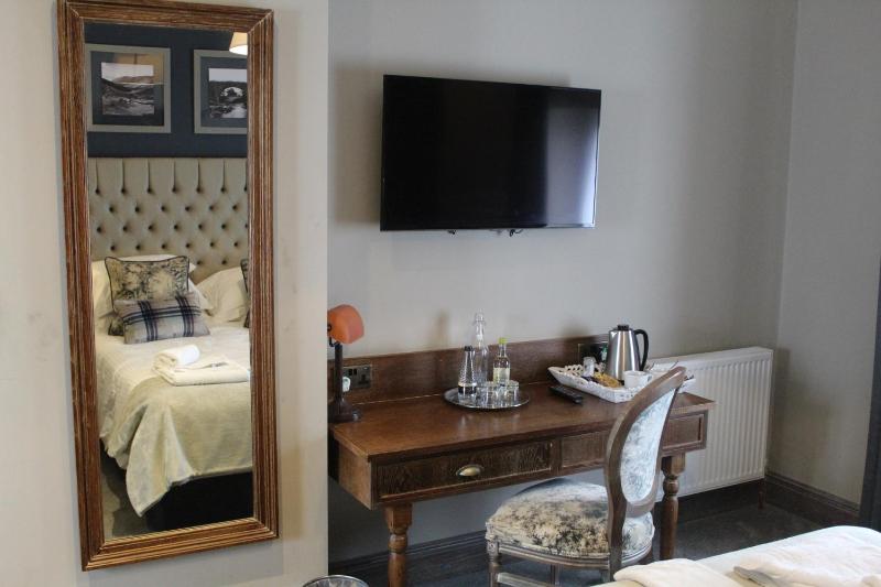 Double Room with Private Bathroom image 4