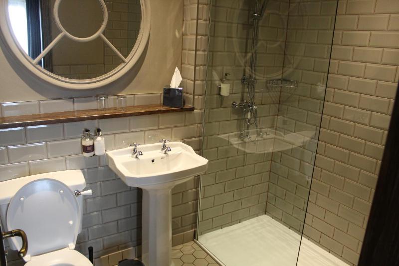 Standard Double Room image 4