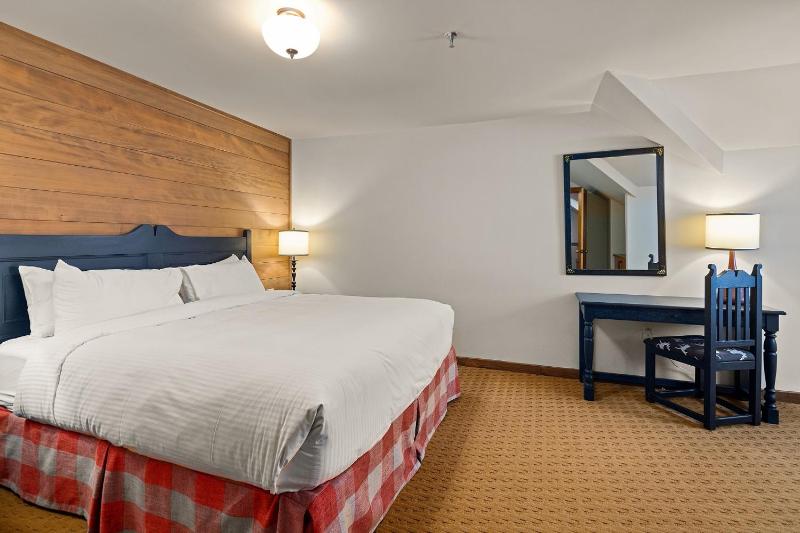 One-Bedroom Suite image 4