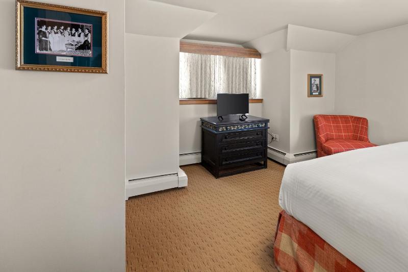 Two-Bedroom Suite image 4