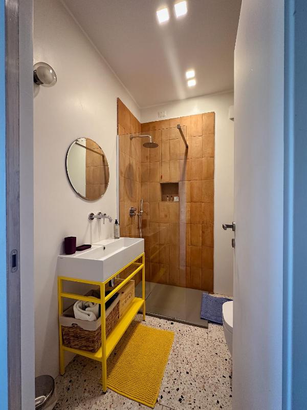 Single Room image 4