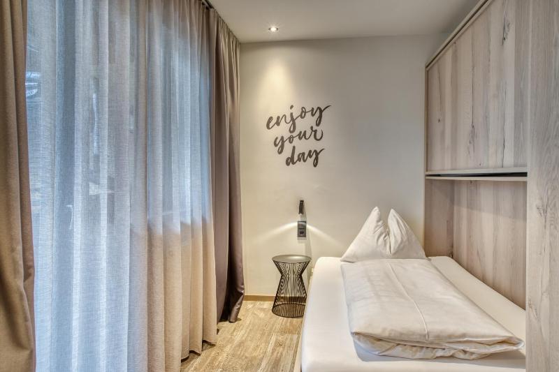 Deluxe Single Room image 1