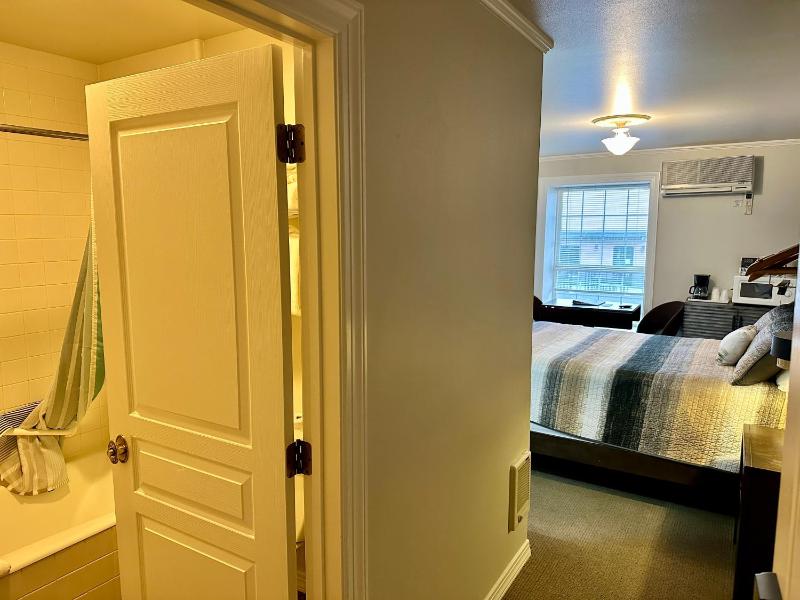Economy Single Room image 4