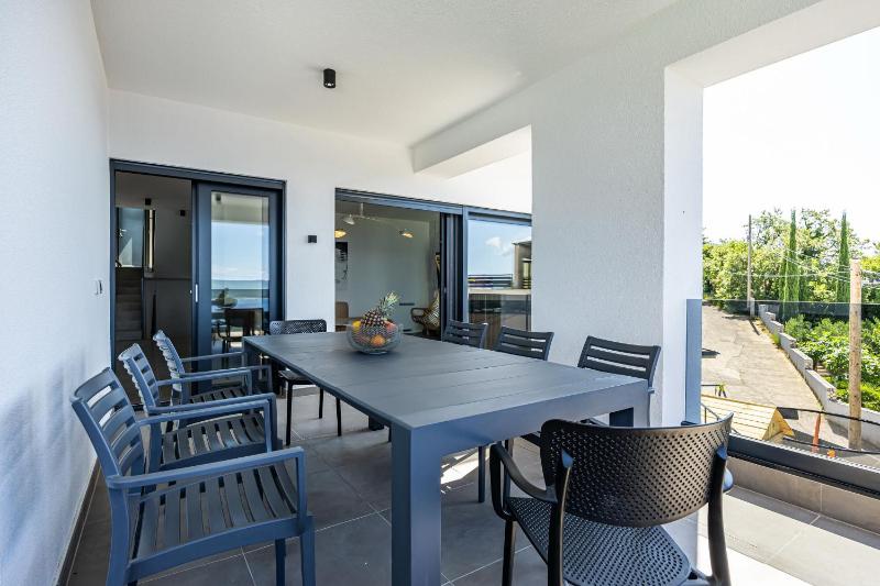 Villa Vista - image 40