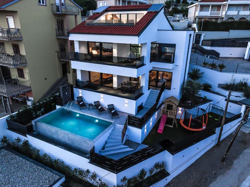 Villa Vista - image 23