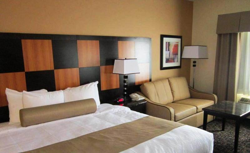 King Suite with Whirlpool - Non smoking image 3