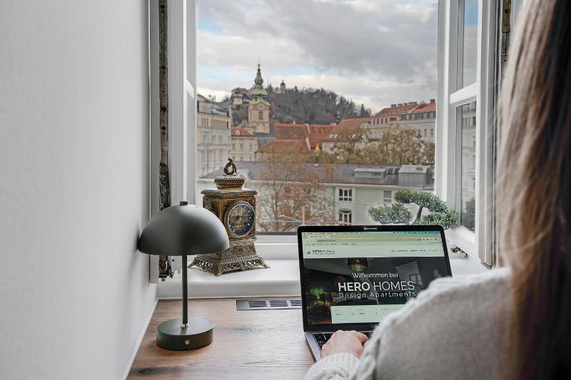 Schlossberg Panorama Suite - 3BR & Free Parking in Altstadt by HERO HOMES Graz - image 7