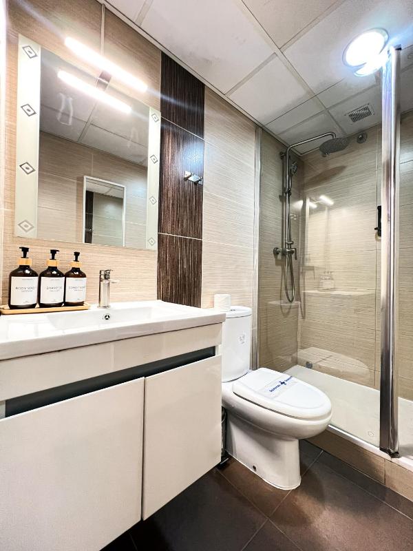 Two-Bedroom Apartment with Terrace (5 Adults) image 4