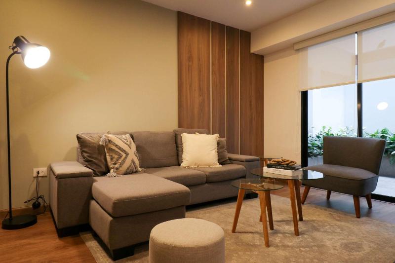 Spacious & Elegant 2BR w Terrace in Miraflores - image 8