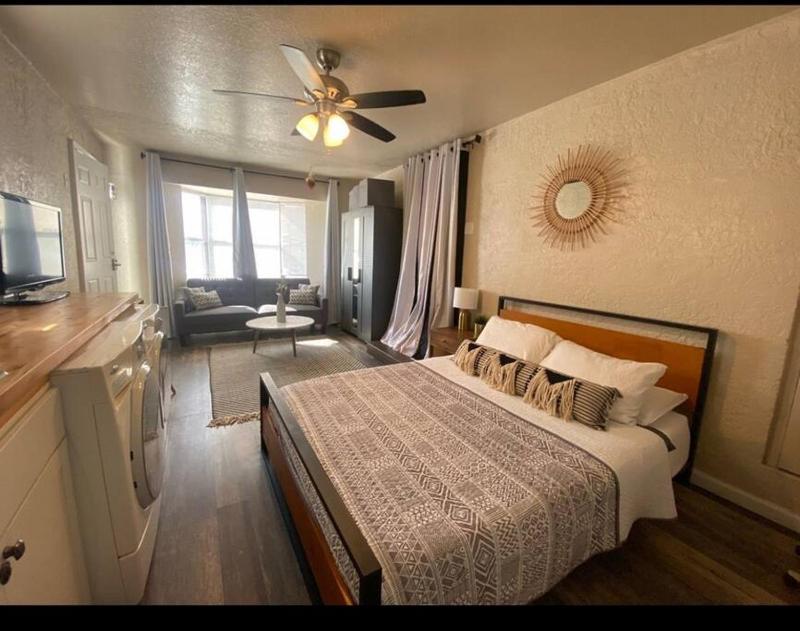 One-Bedroom Apartment image 3