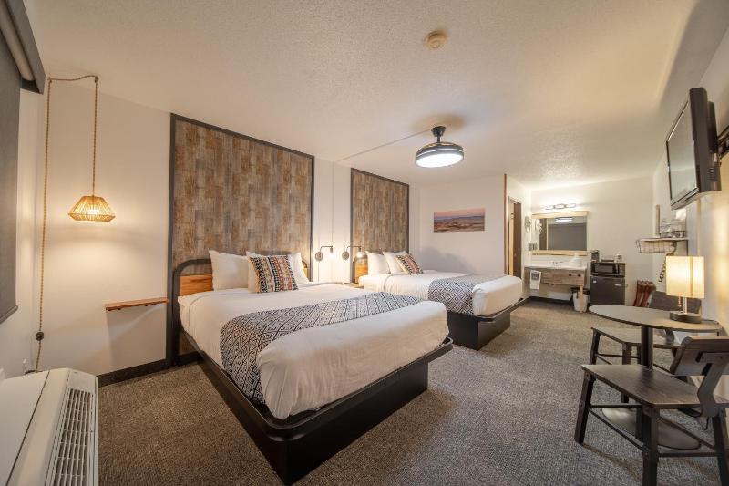Family Room with Bathroom image 3