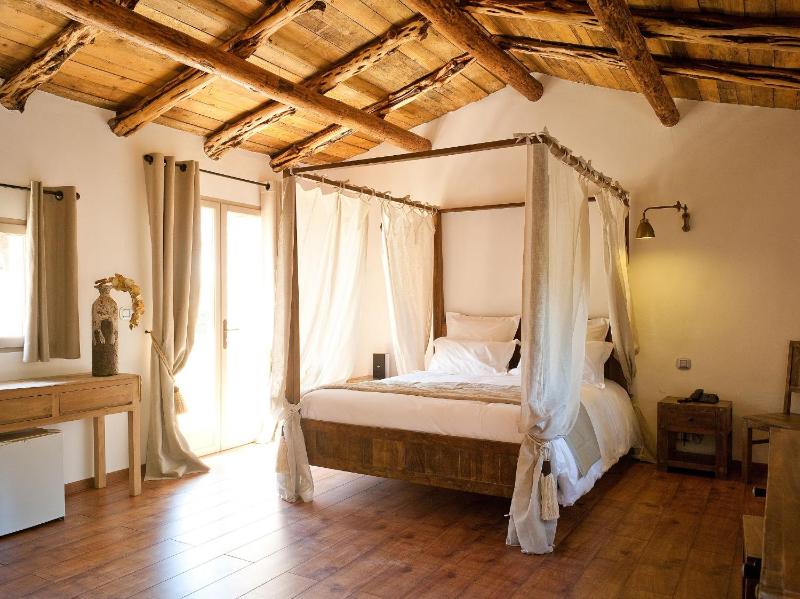 Deluxe Double Room image 4