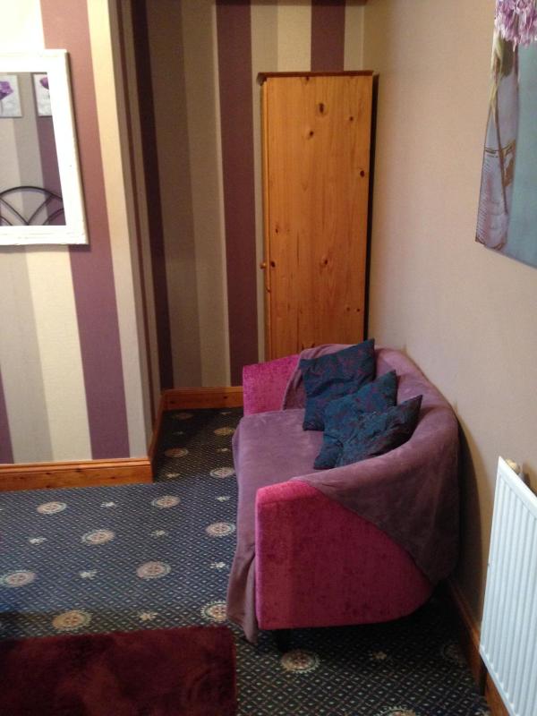 Double Room image 3