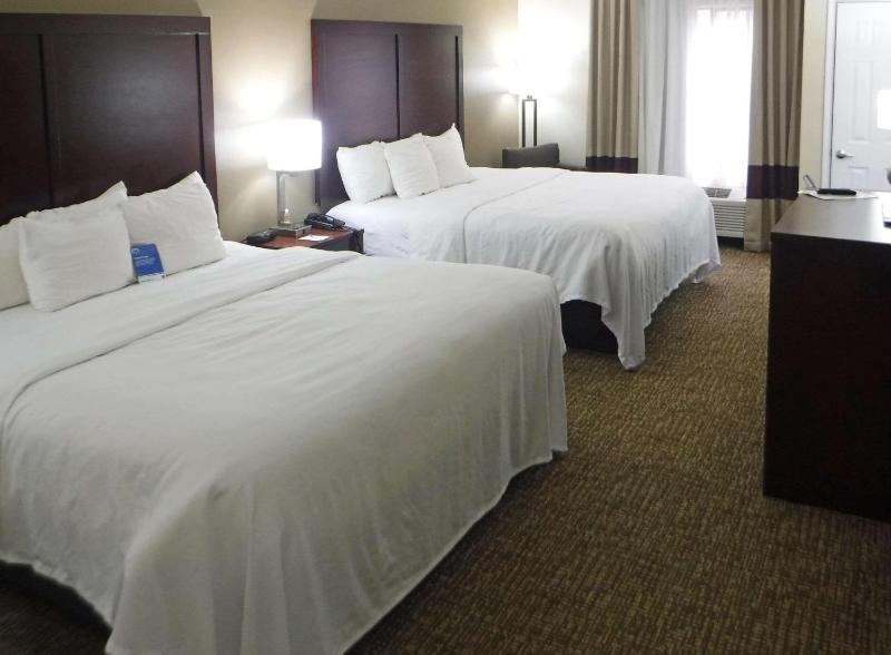 King Suite with Two King Beds - Non-Smoking image 1