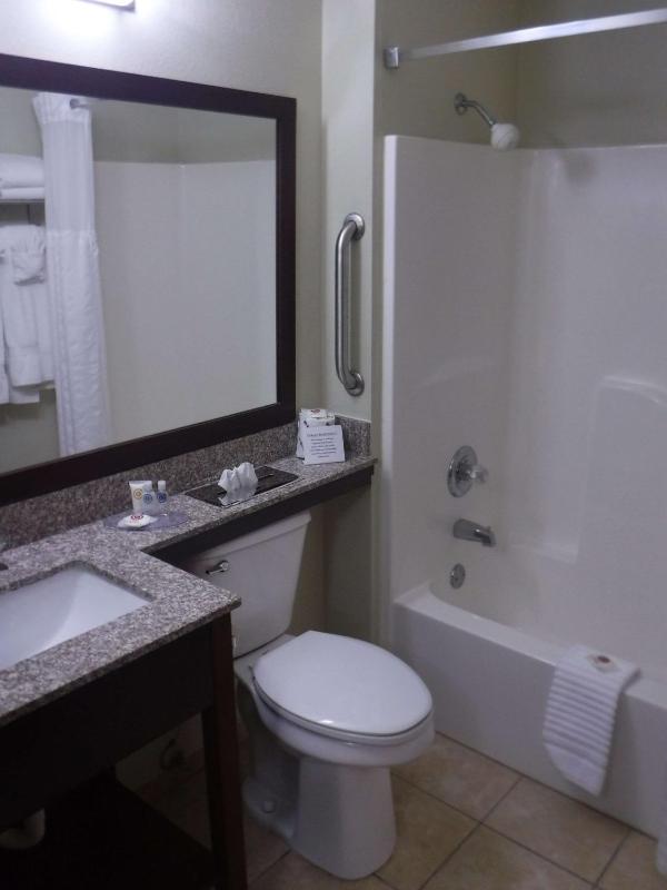 King Suite with Two King Beds - Non-Smoking image 2
