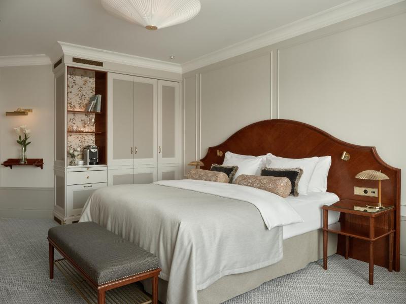 Double Room image 1