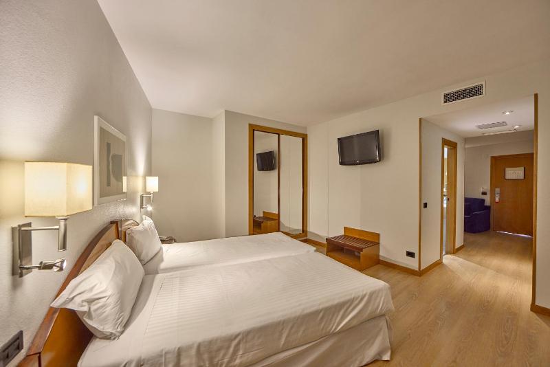 Junior Suite image 3
