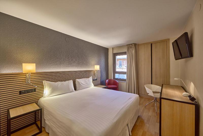 Double Room image 1