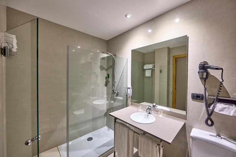Triple Room image 3