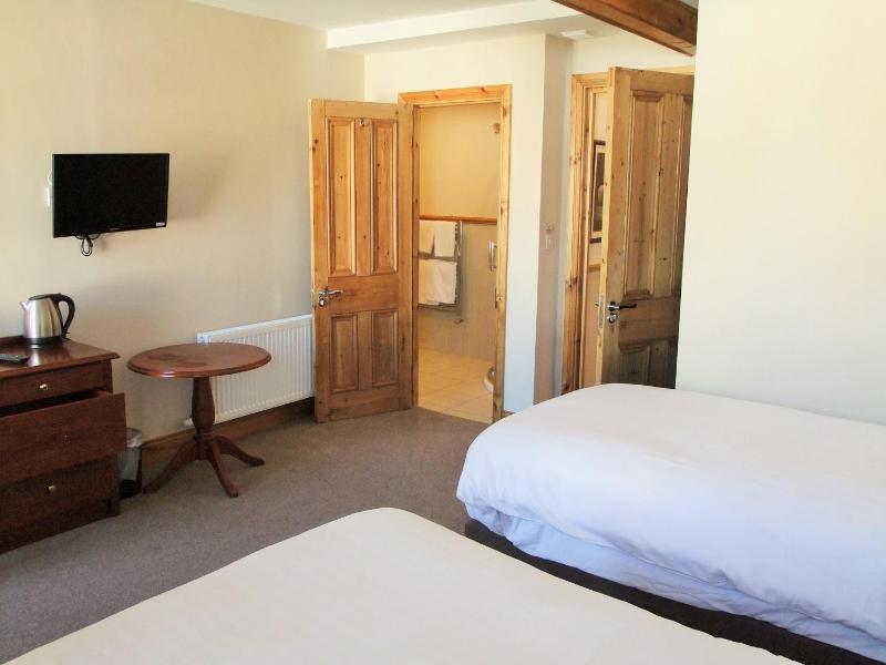  Double Room image 4