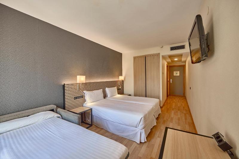 Triple Room image 1