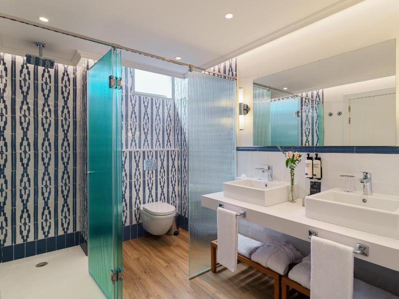 One-Bedroom Suite (2 Adults) image 1