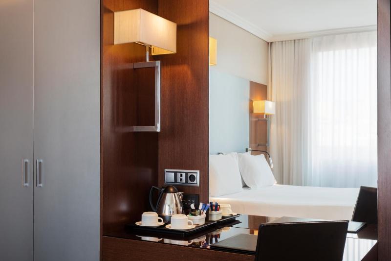 Classic Double or Twin Room image 4