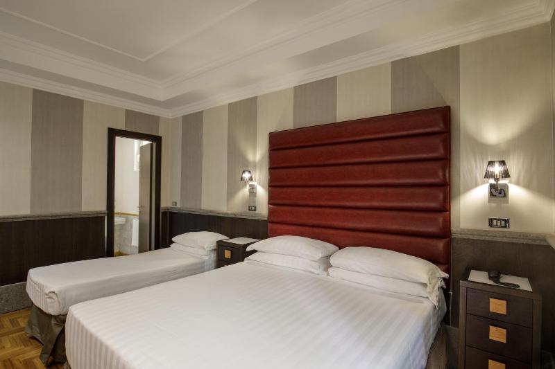 Standard Triple Room image 4