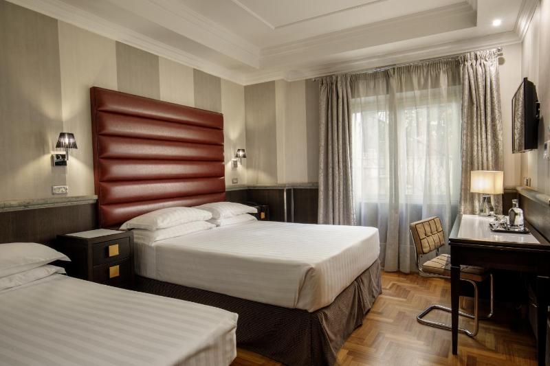 Standard Triple Room image 1