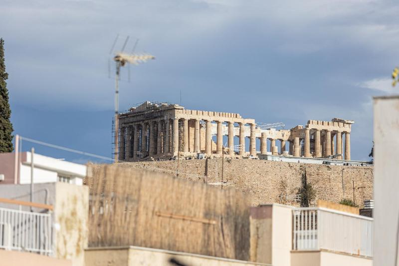 Acropolis View Rooftop Garden & Jacuzzi - image 4
