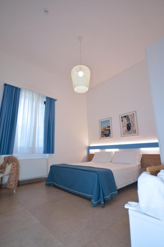 Standard Double Room image 3