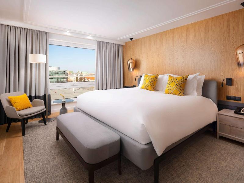 Prestige King Suite image 2