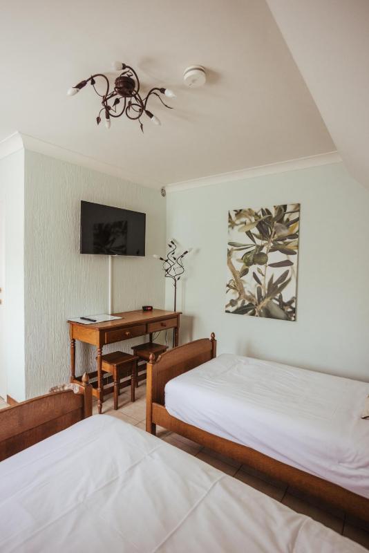 Double Room image 4