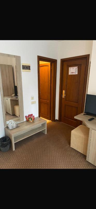 Small Double Room image 2