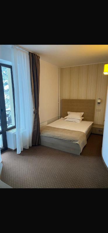 Small Double Room image 3