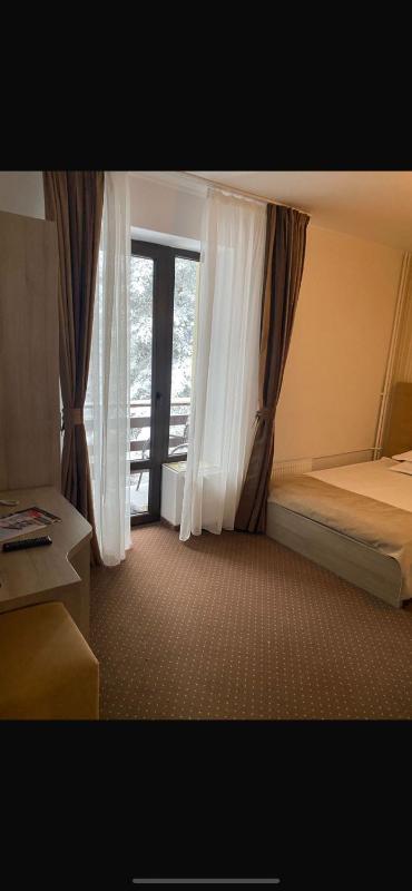 Small Double Room image 1