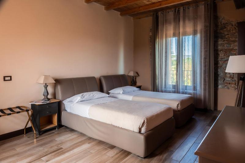 Twin Room with Garden View image 1