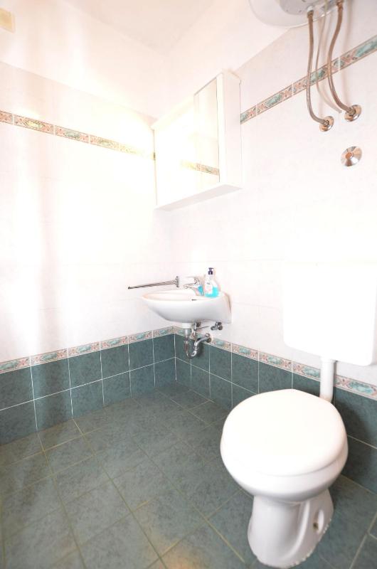 One-Bedroom Apartment image 4