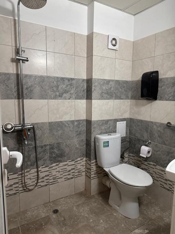 Economy Twin Room image 4